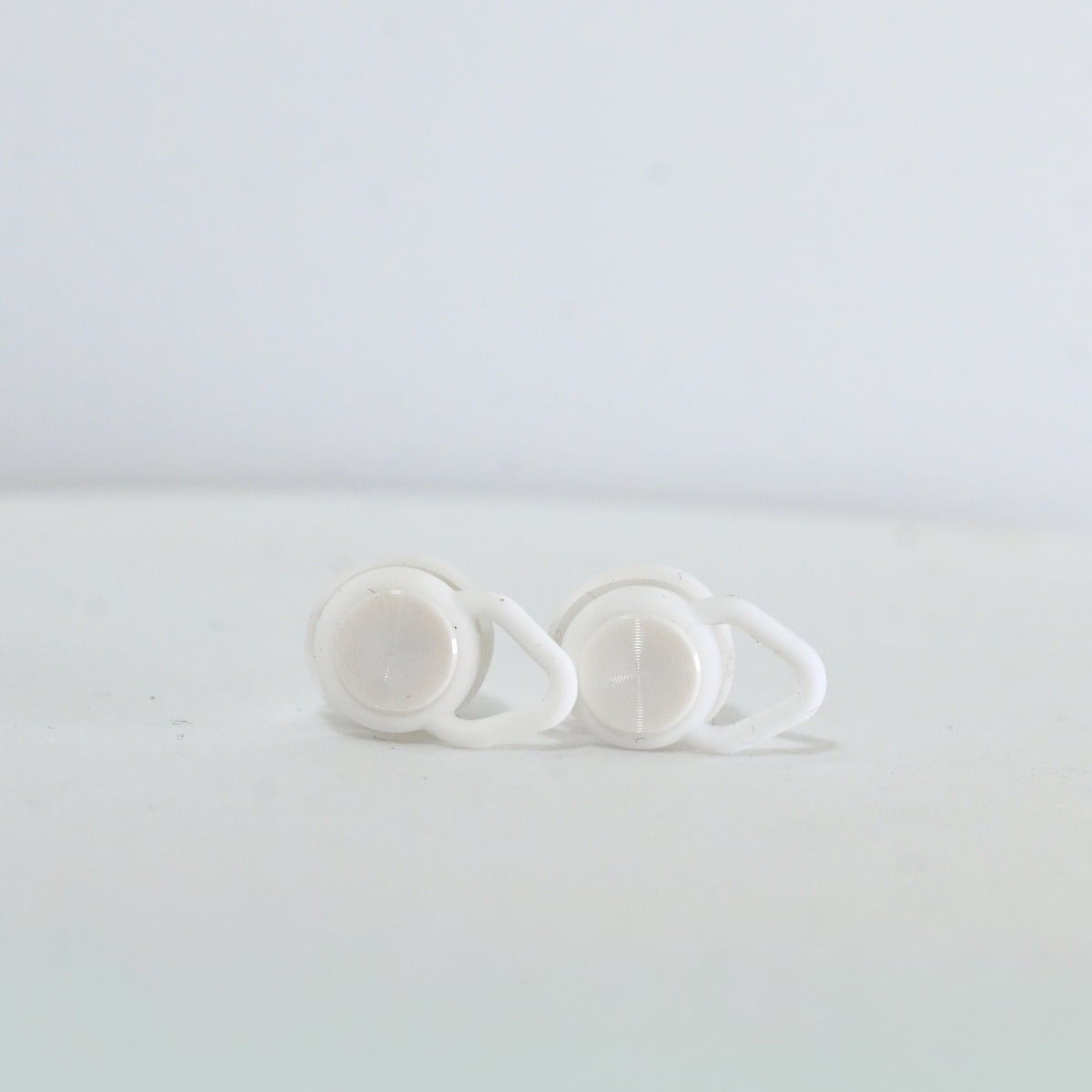 Earplugs VIBE White | Protectores para Conciertos y Fiestas